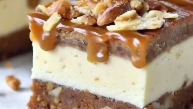 Praline Crumb Caramel Cheesecake Bars