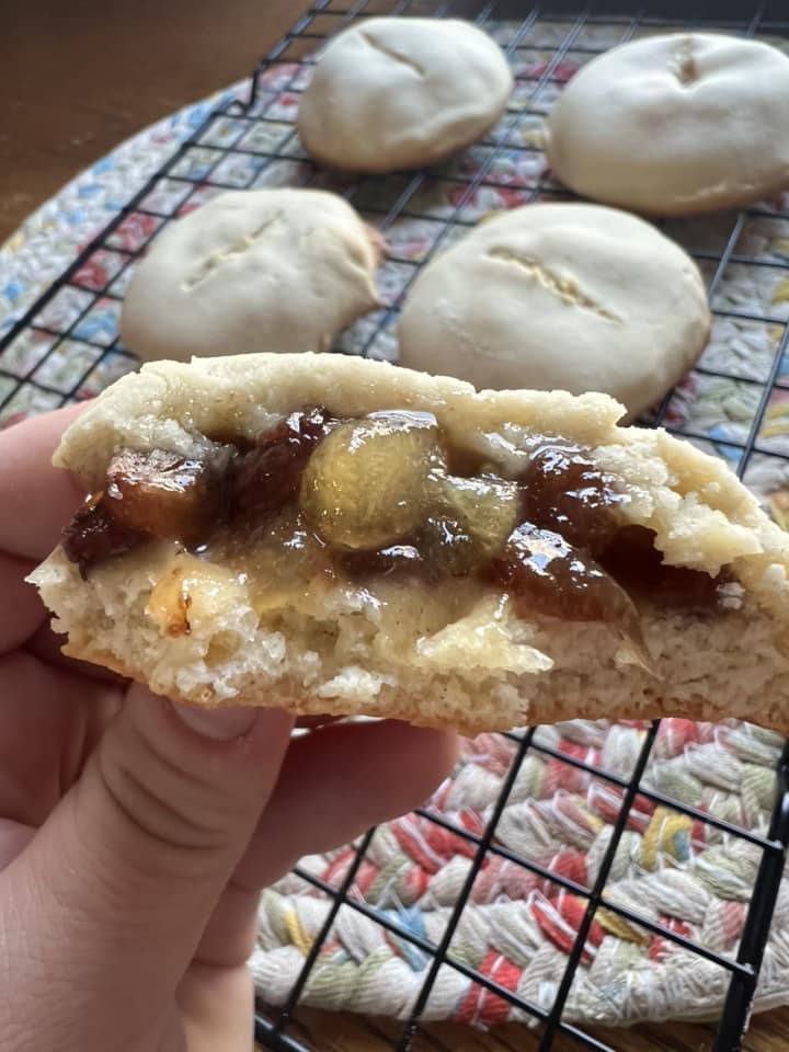 Filled Raisin Cookies