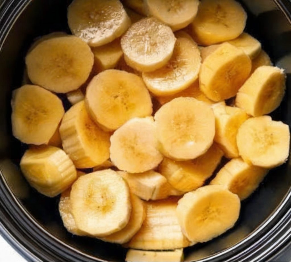 A decadent slow-cooked dessert filled with bananas, brown sugar, and warm spices. Serve with ice cream or whipped cream for a cozy, crowd-pleasing treat.