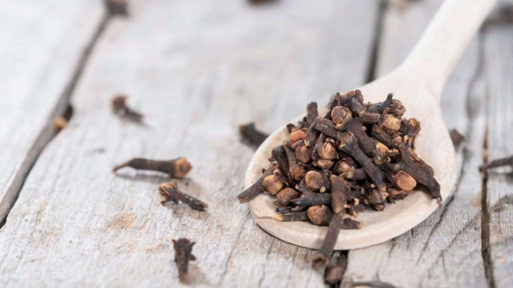 Use clove and lemon to boost immunity, purify air, and create DIY cleaners. Discover how this natural duo enhances both health and home!