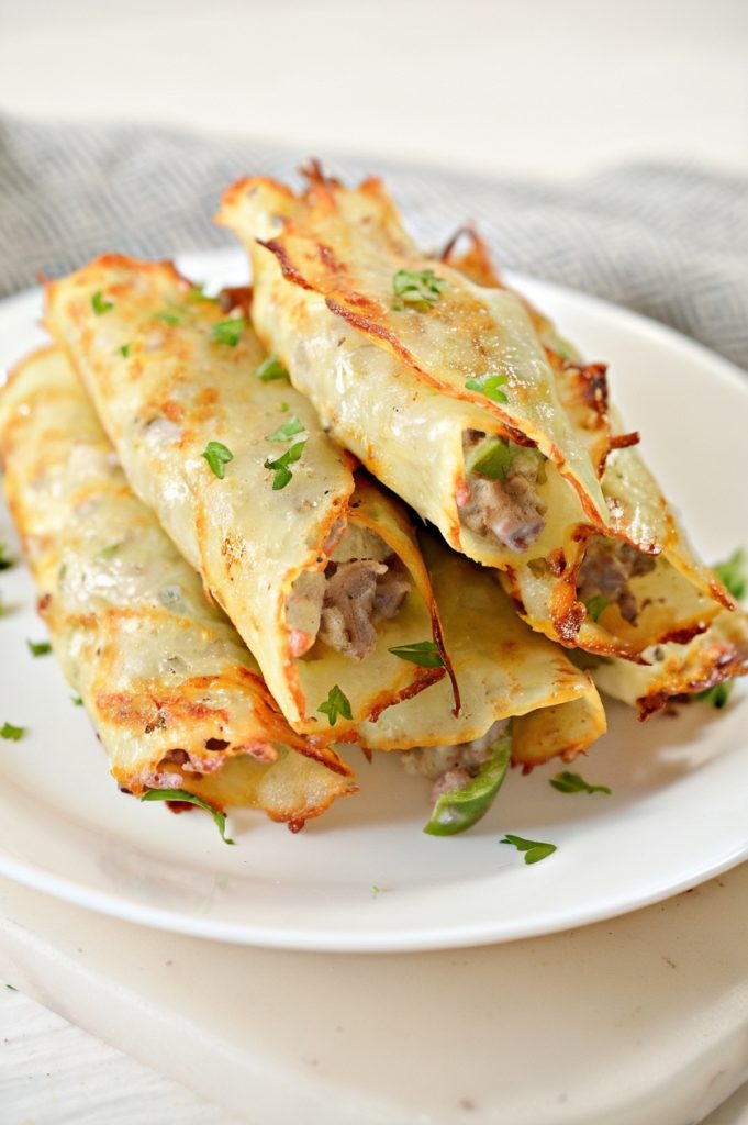 Low-carb, high-protein, cheesy roll-ups that deliver all the flavor of a classic Philly cheesesteak without the carbs.