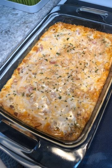 A rich and cheesy chicken spaghetti casserole that’s perfect for cozy dinners, potlucks, or make-ahead meals.