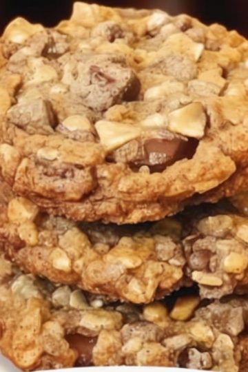 Hearty, chewy cookies loaded with oats, chocolate, coconut, and nuts – a true classic!