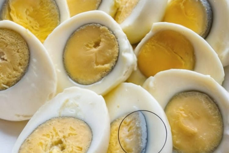 Foolproof method for beautifully cooked, easy-to-peel hard-boiled eggs every time.