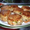 Crispy, golden crab cakes made with lump crab, Old Bay, and herbs — just like your favorite seafood restaurant.