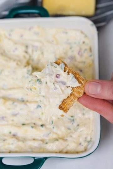 Jarlsberg Cheese Dip: The Ultimate Crowd-Pleasing Appetizer! 🧀