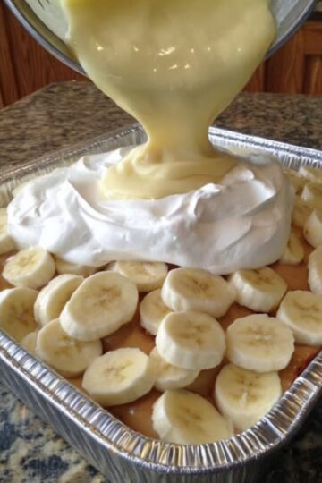 Paula Deen’s “Not Yo’ Mama’s Banana Pudding” — Creamy, Classic Southern Dessert