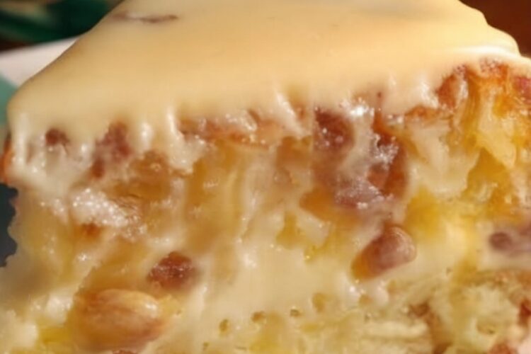 Easy Pineapple Cake with Cream Cheese Frosting: A Slice of Tropical Heaven