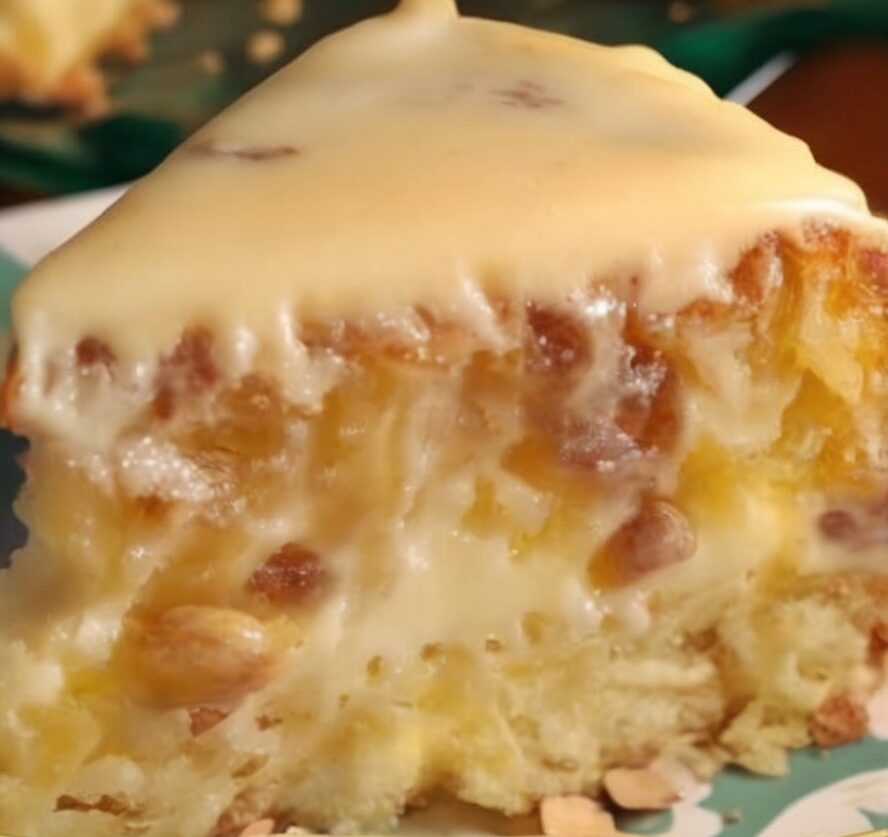 Easy Pineapple Cake with Cream Cheese Frosting: A Slice of Tropical Heaven