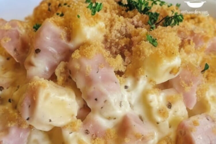 Creamy Chicken Cordon Bleu Casserole with Crunchy Topping: The Ultimate Comfort Food!