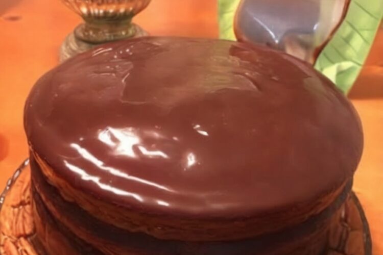 Nothing says comfort like a slice of warm, homemade butter cake topped with glossy boiled chocolate icing. This Southern baking recipe is rich, moist, and layered with nostalgia