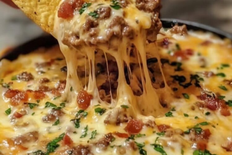 Bacon Cheeseburger Queso Dip – The Ultimate Game-Day Comfort