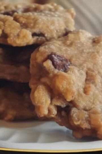 these Healthy Banana Oat Cookies are about to become your new go-to treat. Soft, chewy, naturally sweet, and made with wholesome ingredients, they’re perfect for breakfast