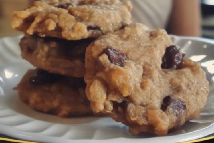 these Healthy Banana Oat Cookies are about to become your new go-to treat. Soft, chewy, naturally sweet, and made with wholesome ingredients, they’re perfect for breakfast