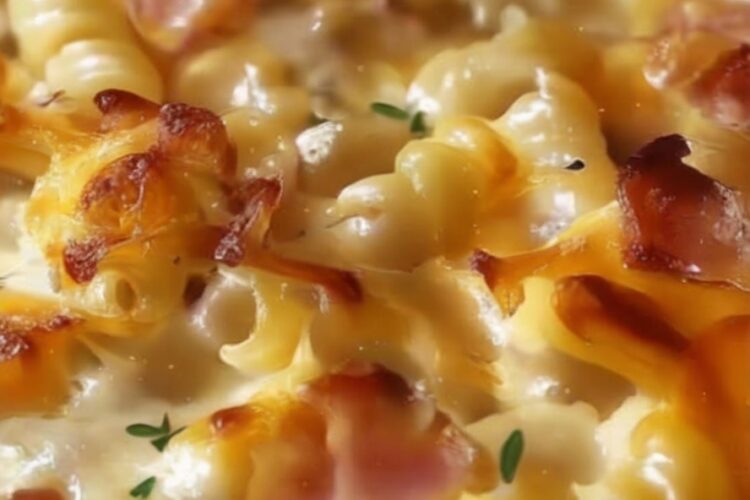 Some nights, you just need a dinner that doesn’t ask much from you — something warm, cheesy, and unbelievably satisfying. This Crazy Good Casserole is exactly that kind of meal. It’s the cozy, throw-it-together dish that saves busy weeknights, fills hungry bellies, and earns instant second helpings.