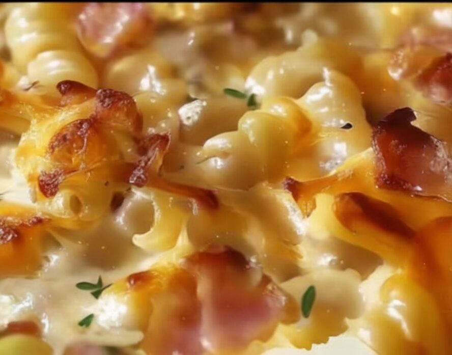 Some nights, you just need a dinner that doesn’t ask much from you — something warm, cheesy, and unbelievably satisfying. This Crazy Good Casserole is exactly that kind of meal. It’s the cozy, throw-it-together dish that saves busy weeknights, fills hungry bellies, and earns instant second helpings.