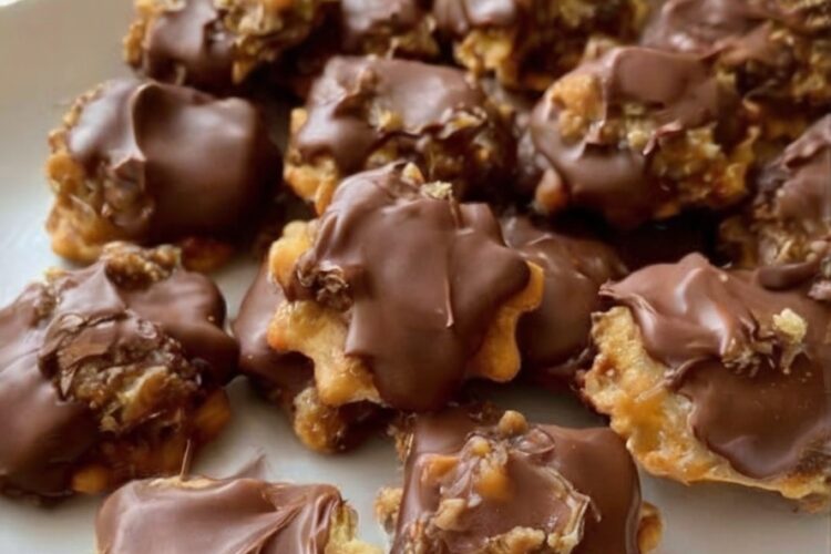 Classic Southern candy clusters made with toasted pecans and buttery caramel sweetness — simple, nostalgic, and irresistible.