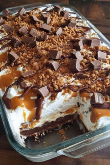 A soft, ultra-moist cake soaked in sweetened condensed milk and topped with a fluffy vanilla cream layer. Light, luscious, and truly irresistible.