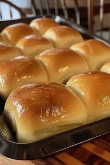 Soft, lightly sweet, melt-in-your-mouth dinner rolls just like the restaurant favorite.