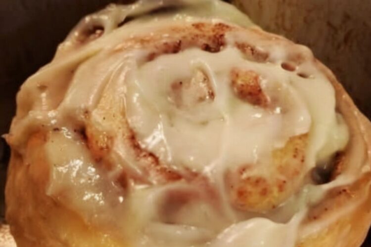 Unbelievably quick and easy cinnamon rolls made with Bisquick mix and ready in about 30 minutes. Soft, tender, and swirled with cinnamon sugar, then drizzled with sweet vanilla glaze—perfect for busy mornings or whenever the cinnamon roll craving strikes.