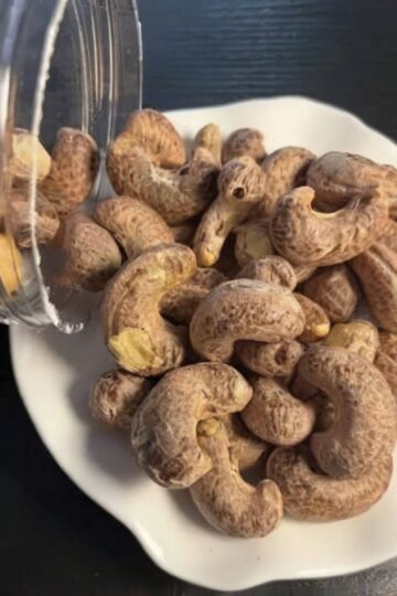 Doctors Reveal What Happens When You Eat Cashews: Benefits for Heart, Metabolism, Skin & More