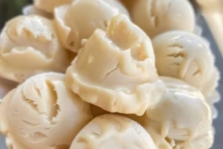 Healthy, three-ingredient frozen treats that dogs absolutely love. Creamy frozen bananas blended with protein-rich Greek yogurt and peanut butter create the perfect cool-down treat for hot days. Dog-safe, wholesome, and so simple you can make a batch in 5 minutes.