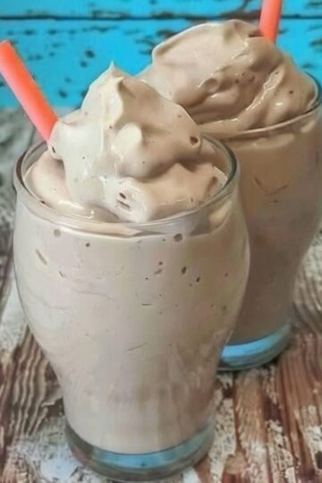 A thick, creamy, sugar-free chocolate frosty made with just four ingredients. Keto-friendly, low-carb, and ready in 5 minutes.