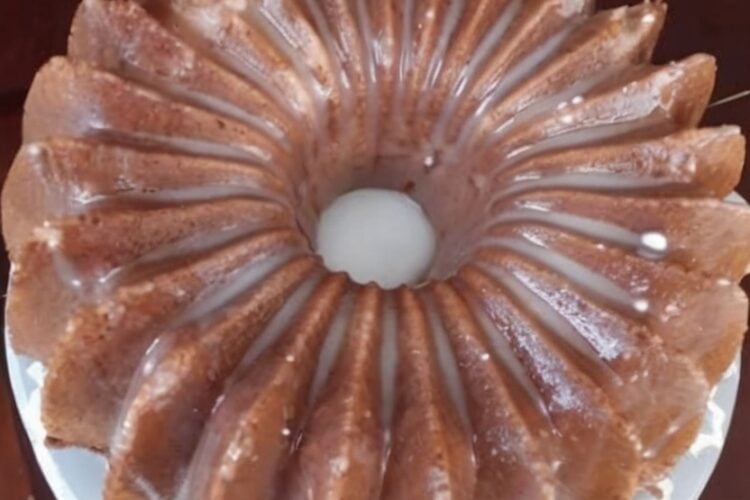 This classic 7UP Pound Cake is a buttery Southern Bundt cake made with simple pantry ingredients and finished with a sweet lemon glaze. The lemon-lime soda creates an incredibly moist, tender crumb while the buttery texture makes every bite melt in your mouth. Perfect for Sunday dinners, holiday dessert tables, Easter brunch, Christmas gatherings, family celebrations, bake sales, and afternoon coffee.