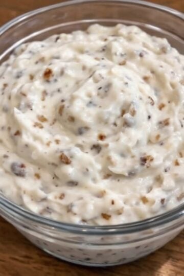 A classic homemade French Onion Dip made with sour cream, mayonnaise, and dry onion soup mix. Creamy, savory, and ready in minutes, this easy appetizer is perfect for parties, game day, holidays, BBQs, and family gatherings.