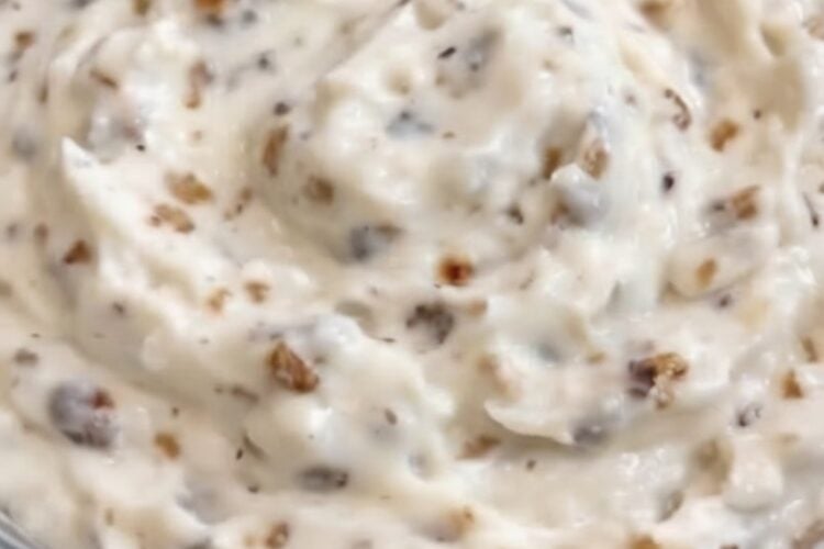 A classic homemade French Onion Dip made with sour cream, mayonnaise, and dry onion soup mix. Creamy, savory, and ready in minutes, this easy appetizer is perfect for parties, game day, holidays, BBQs, and family gatherings.