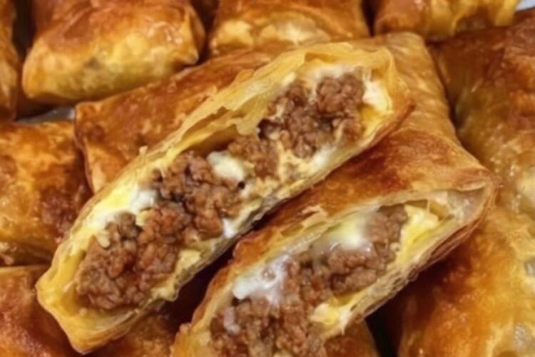 These Easy Puff Pastry Beef Rolls are filled with seasoned ground beef, cream cheese, onions, and garlic, then wrapped in flaky puff pastry and baked until beautifully golden. They're perfect for parties, holiday gatherings, game days, or a comforting family dinner.