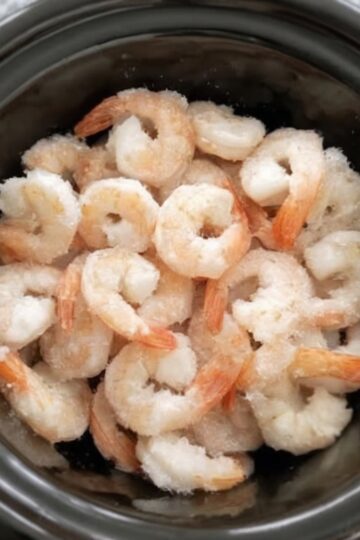 Easy Garlic Butter Frozen Shrimp is a quick one-pan seafood dinner featuring juicy shrimp cooked straight from the freezer in a rich garlic butter and fresh lemon sauce. Perfect for busy weeknight meals, healthy family dinners, easy meal prep, and restaurant-quality comfort food at home, this 15-minute recipe delivers bold flavor with minimal effort.