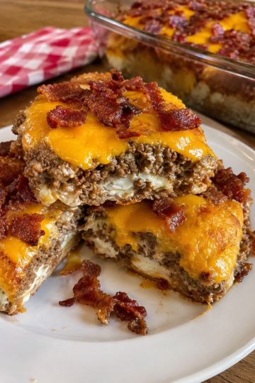 A hearty Bacon Cheeseburger Grilled Cheese Casserole made with buttery toasted bread, seasoned ground beef, crispy bacon, cheddar, mozzarella, and a creamy burger-inspired spread. The ultimate comfort food for family dinners and game nights.