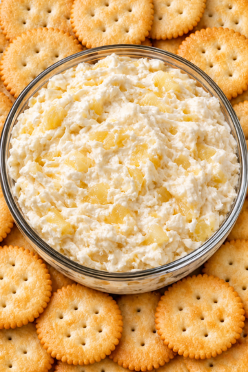 Easy Pineapple Cream Cheese Ball Recipe (Sweet, Tangy & Crowd-Pleasing)