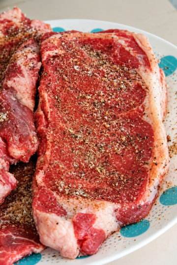 Easy Copycat Steakhouse Steak Seasoning